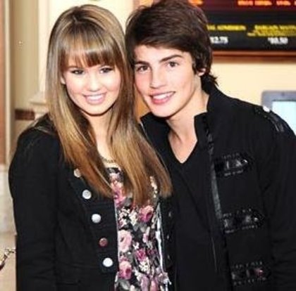 17166_471841245435_430316150435_11127335_8340344_n - gregg sulkin