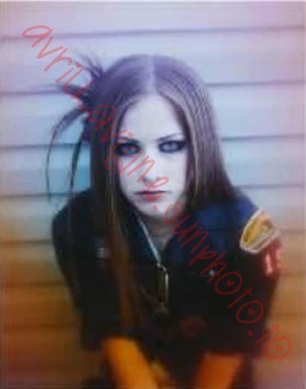 rare 01 - Avril - Lavigne - 20 - din - cele - mai - rare - poze - cu - Avril - Lavigne