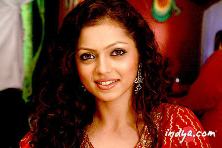 38394_107550709298806_100001316316827_58162_8175216_n - Drashti Dhami