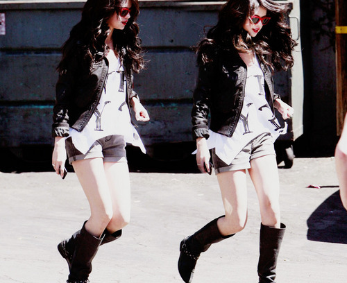 Selena-selena-gomez-17728681-500-408