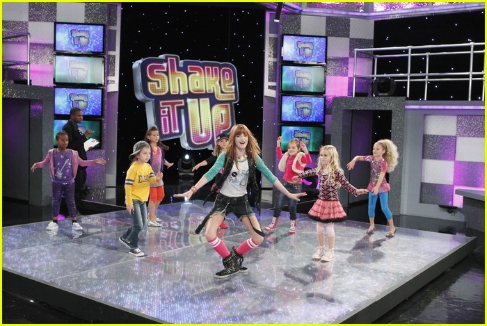 Zendaya-glitz-it-up-18 - Shake It Up