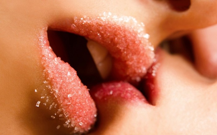 sugar-lip-kiss-1680x1050 - Buze2