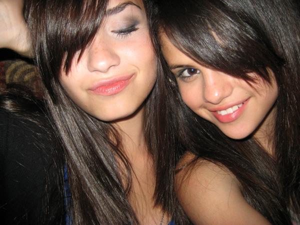 selena-demi - Poze rare Selena si Demi