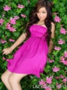 Brenda Song(6 vot)