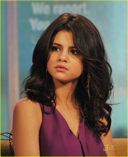 selena-gomez-fox-friends-12 - Selena Gomez Won t Ditch Her Disney Fans