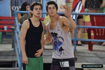 normal_selena-gomez-020