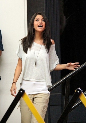 Selena+Gomez+Selena+Gomez+North+Shore+Mall+DcDSsn33Tv_l