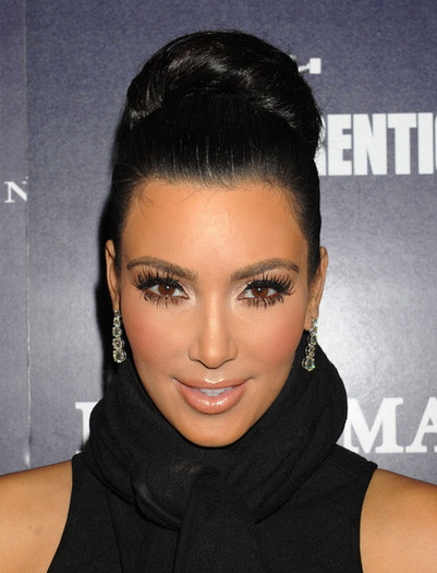 Kim+Kardashian+Kim+Kardashian+Perfumania+Event+E3KCrBFk8JBl