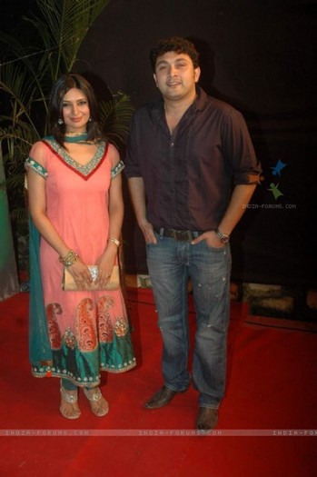 138673-divyanka-tripathy-and-rajesh-kumar-at-the-gold-awards-at-film-c
