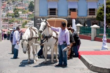normal_001 - Any si Carlos Ponce Gravando na Igreja Real del Monte em Hidalgo