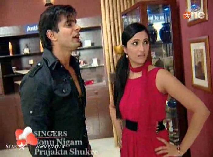 UMBr9 - DILL MILL GAYYE KaSh as ArSh Hotel Lobby Scene Capz