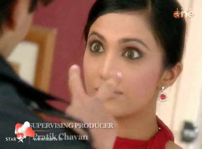 9adjS - DILL MILL GAYYE KaSh as ArSh Hotel Lobby Scene Capz