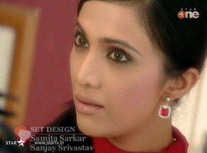 QsQQR - DILL MILL GAYYE KaSh as ArSh Hotel Lobby Scene Capz