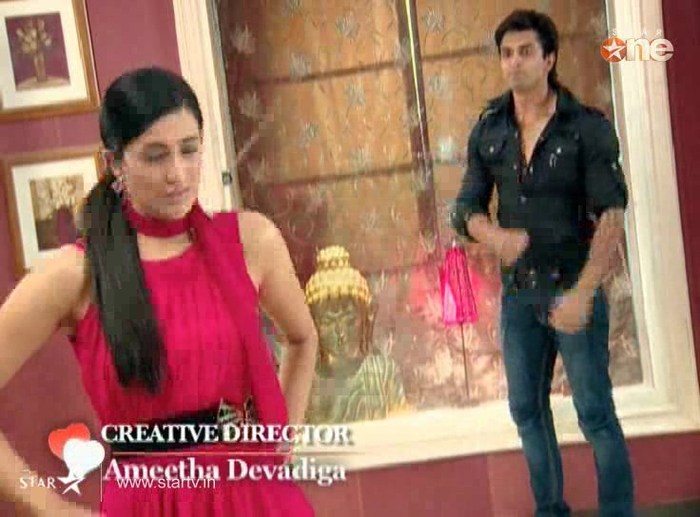 XJlqO - DILL MILL GAYYE KaSh as ArSh Hotel Lobby Scene Capz