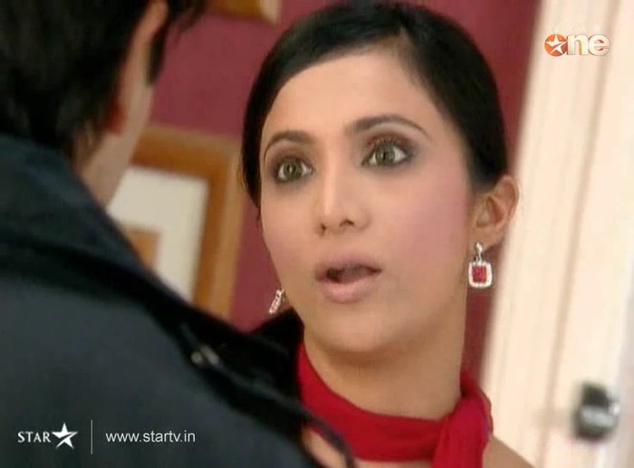 AIbQf - DILL MILL GAYYE KaSh as ArSh Hotel Lobby Scene Capz