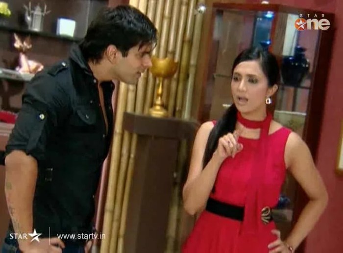 tmlu0 - DILL MILL GAYYE KaSh as ArSh Hotel Lobby Scene Capz