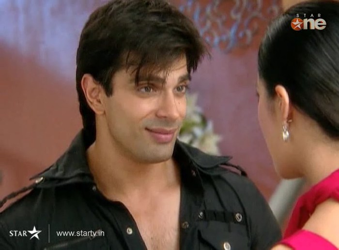 84d59 - DILL MILL GAYYE KaSh as ArSh Hotel Lobby Scene Capz
