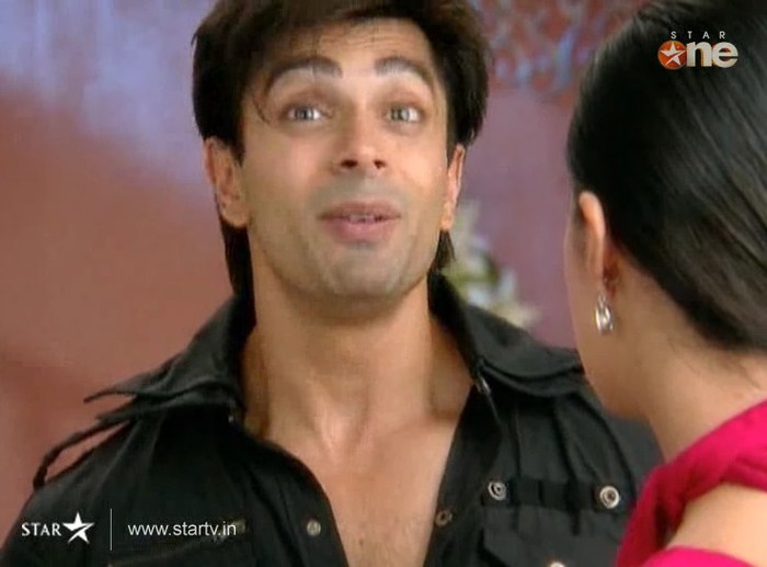 JB6Av - DILL MILL GAYYE KaSh as ArSh Hotel Lobby Scene Capz
