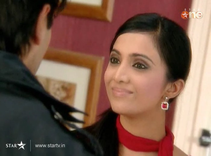 wZ6Rh - DILL MILL GAYYE KaSh as ArSh Hotel Lobby Scene Capz