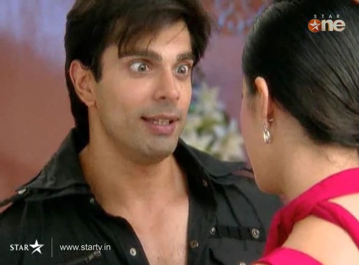 fWem8 - DILL MILL GAYYE KaSh as ArSh Hotel Lobby Scene Capz