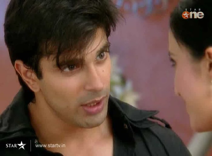 fwLtZ - DILL MILL GAYYE KaSh as ArSh Hotel Lobby Scene Capz