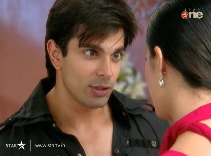 q2Ibk - DILL MILL GAYYE KaSh as ArSh Hotel Lobby Scene Capz