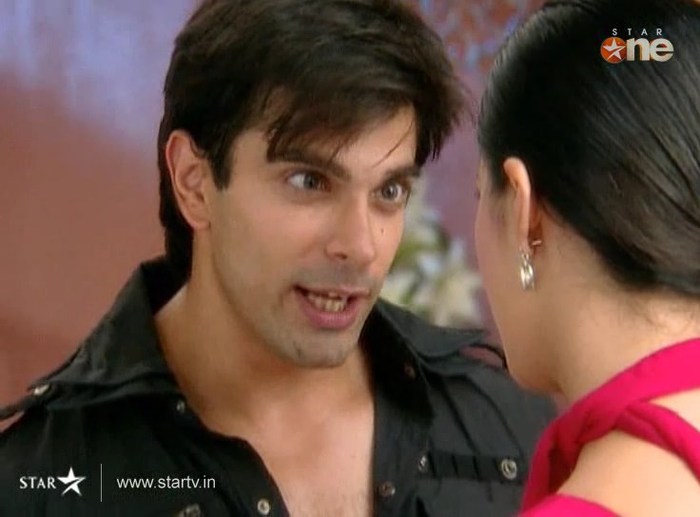 vCcJY - DILL MILL GAYYE KaSh as ArSh Hotel Lobby Scene Capz