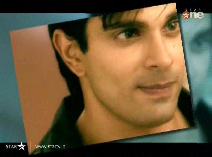 kUtBP - DILL MILL GAYYE KaSh as ArSh Hotel Lobby Scene Capz