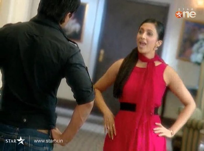 E6ASo - DILL MILL GAYYE KaSh as ArSh Hotel Lobby Scene Capz