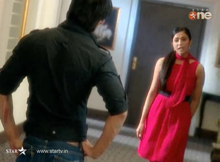IUkTc - DILL MILL GAYYE KaSh as ArSh Hotel Lobby Scene Capz