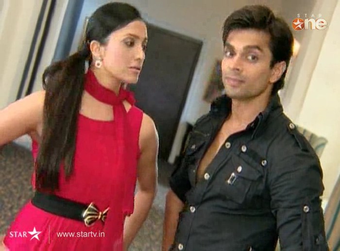 4fmz9 - DILL MILL GAYYE KaSh as ArSh Hotel Lobby Scene Capz