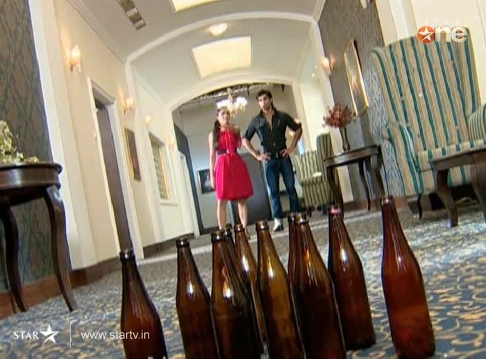 K3sjA - DILL MILL GAYYE KaSh as ArSh Hotel Lobby Scene Capz