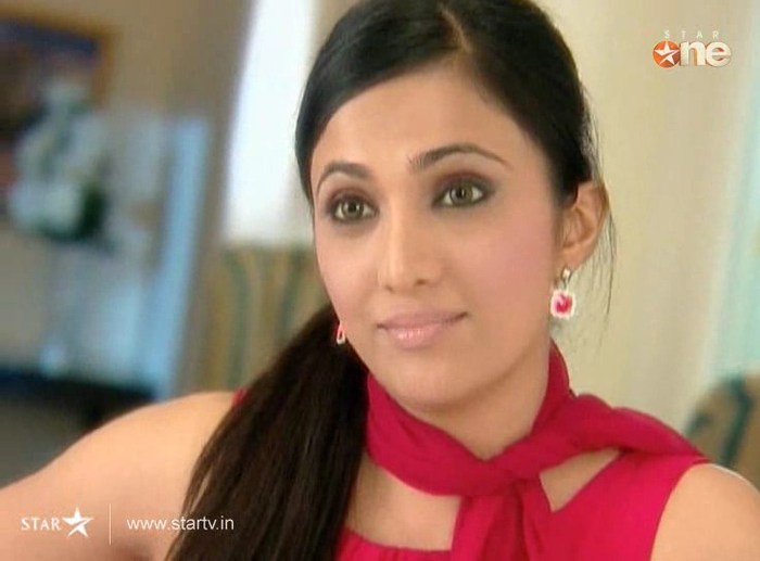 KWPYJ - DILL MILL GAYYE KaSh as ArSh Hotel Lobby Scene Capz