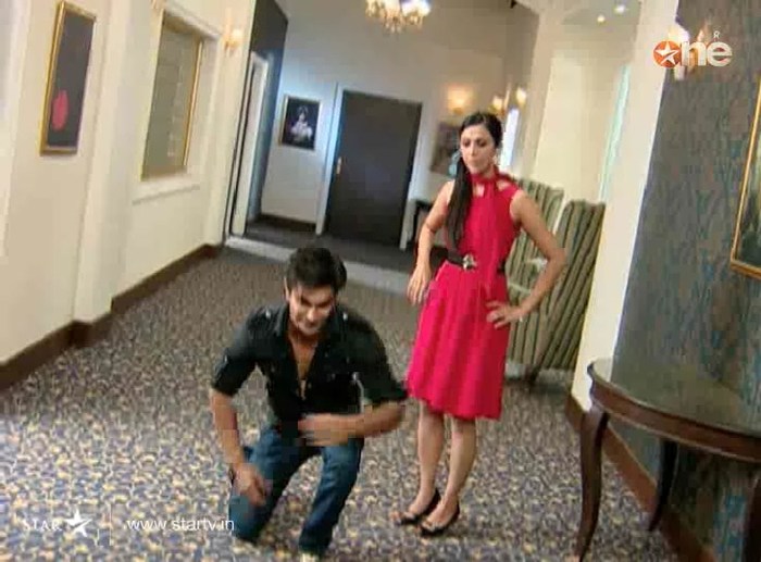 fO8lj - DILL MILL GAYYE KaSh as ArSh Hotel Lobby Scene Capz