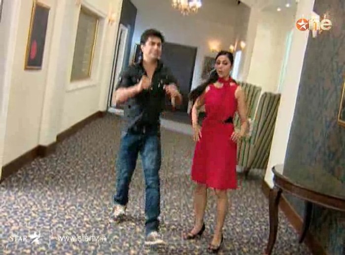 kFylu - DILL MILL GAYYE KaSh as ArSh Hotel Lobby Scene Capz