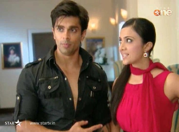 FFe0h - DILL MILL GAYYE KaSh as ArSh Hotel Lobby Scene Capz