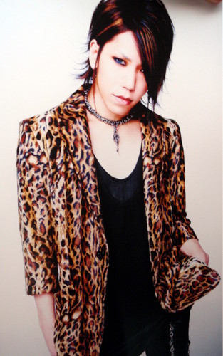 the-gazette-aoi--large-msg-12795570348[1]