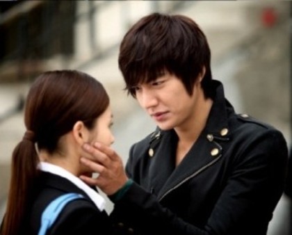 City-Hunter-Ep-9-Preview-Lee-Min-Ho-Is-Safely-Back - o Lee Min Ho o