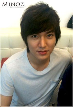 269952_234731823213026_100000286317568_947468_6443469_n - o Lee Min Ho o