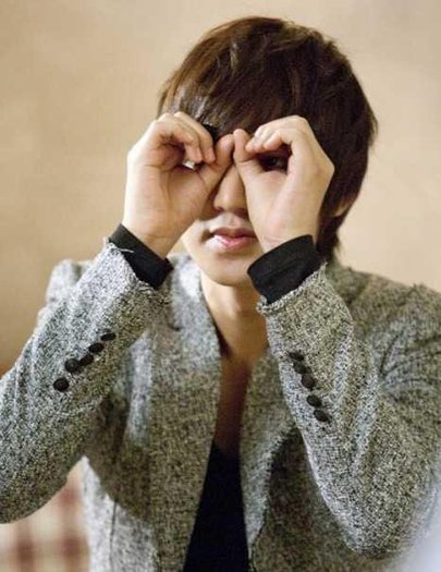 270149_220516874654609_100000888949397_677023_5613657_n - o Lee Min Ho o