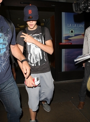  - 2011 Arriving At LAX June 24th