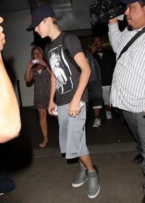  - 2011 Arriving At LAX June 24th