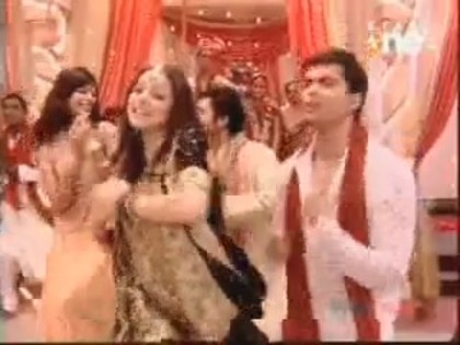 Postat de HindiFanPage (132) - Salaam-e-Ishq