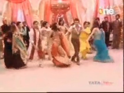 Postat de HindiFanPage (340)