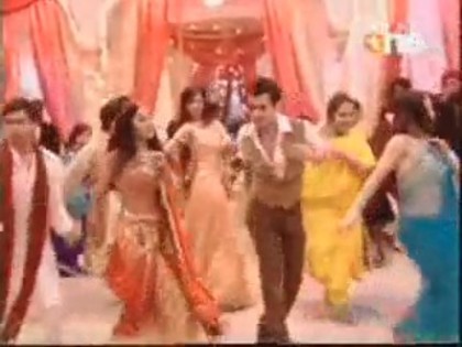 Postat de HindiFanPage (341)