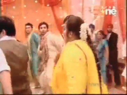 Postat de HindiFanPage (344)