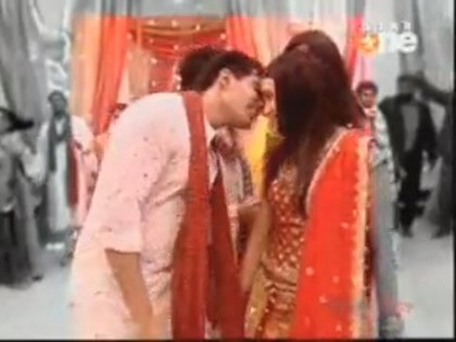 Postat de HindiFanPage (365)