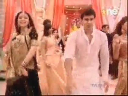 Postat de HindiFanPage (389)