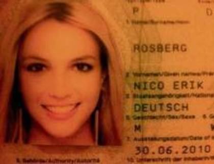 Poza-lui-Britney-Spears-apare-in-pasaportul-lui-Nico-Rosberg - poze britney spears