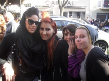 normal_013 - Gypsy Heart Tour - Miley and her team with the fans in Argentina